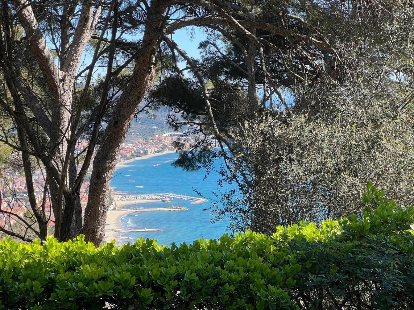 Torre Alpicella Holiday Home, A Scenic Escape Into Nature And Relaxation Диано-Марина Экстерьер фото